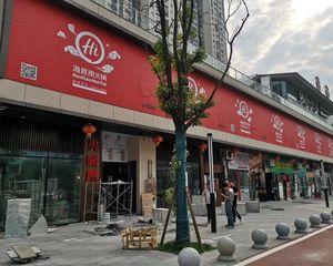 业主自装花了20多万,保养新,看房联系小宋
