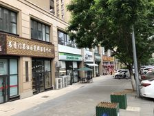 万科现在城精装三室保持好近车站出行便利