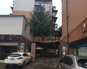 明珠园一期5室2厅东南