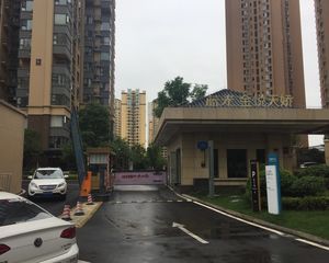 蓝光金悦天娇3室2厅东南