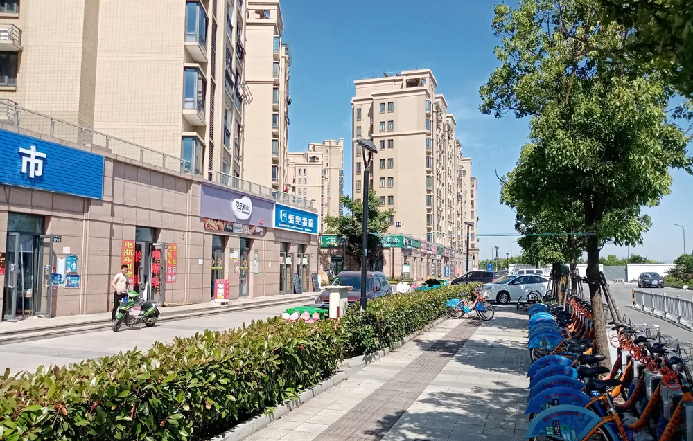 诚售,7号线旁邵余华庭2房 9年制样区已经在建