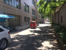 东城区,70年产权,没有占用,物业管理好