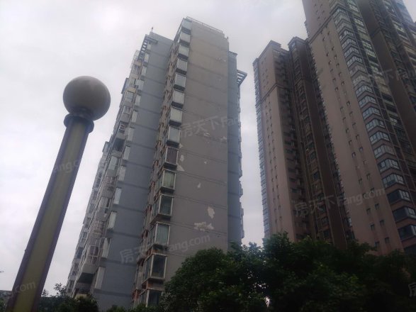 亚丁小镇实景图