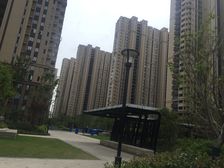 中海碧林湾精装三室户型方正,三开间朝南,产权车位