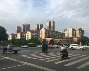 安静舒适,配套成熟毛胚装修,好设计,户型周正