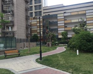 山姆隔壁永兴福里边户有窗自住清爽装修急售价可谈