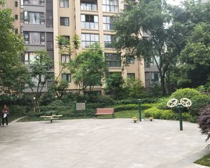 保利城三期3室1厅东北