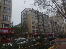 此房年限新 可公积金 地点好 采光充足 封闭式小区