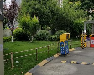 合能四季城三期2室2厅东北