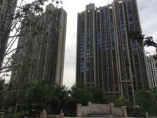 顶层小户型复式,离地铁口近出行很方便,实际95平