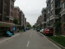 悬珠 花园 全新精装品牌 家具家电 未入住不靠高铁