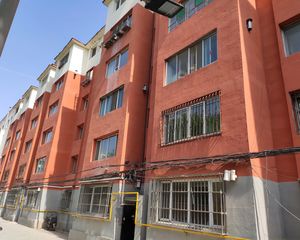 此房房本满五年南北格局好中间楼层采光