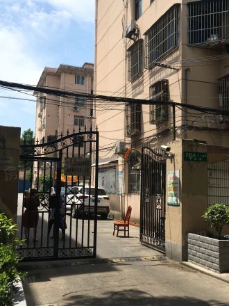曹建路201弄小区实景图