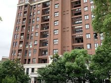 主卧朝南,交通便利,环境优美,居家装修