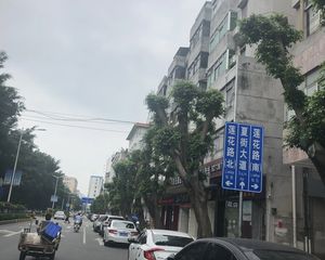 此房是证满五年唯一,无按揭的。中高楼层采光好。