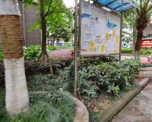 毛线沟宝华小区三房80万