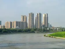 河畔新世界 4室2厅 西南