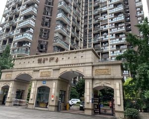 霏红榭2室2厅东南