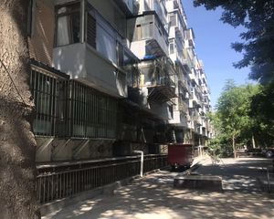 东城龙体板厂91年楼龄四层半夕照寺中街南北二居有小厅