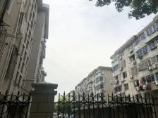 业主急售,中间三楼 大两房 采光无遮挡 店长直推