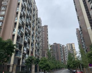 霏红榭一期3室1厅南