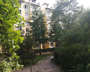 跃层5居199平米,带南向天台,户型少。