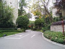 龙城1号 4室2厅 南