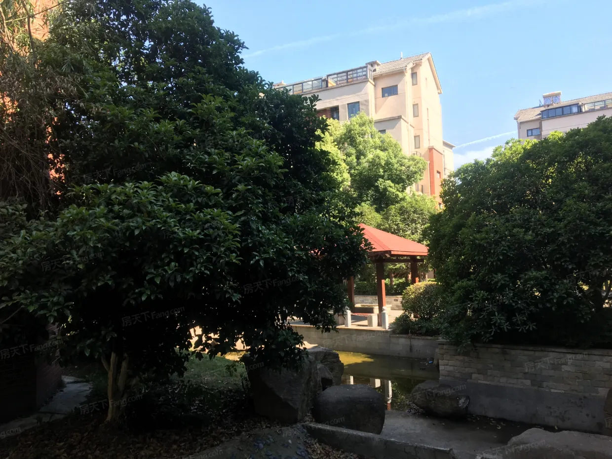 东郊小镇第八街区