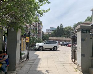 中关村南大街40号电梯南向一居室