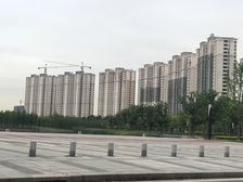 出门地铁前面都是别墅视野好采光全天满两年