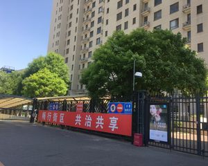 保利香槟花园1室1厅南