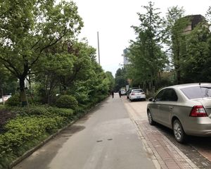 中海滨湖央墅