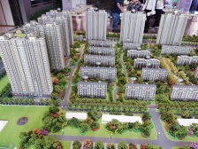 人民医院旁洋房带车位 新装未入住 好位置 有密码