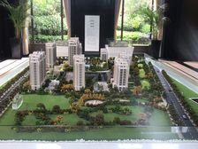 1楼带花园 税费各付含车位 三间朝南 全明格局