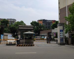 彩叠园1A期 5室2厅 东南