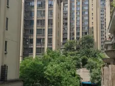 大平层社区 毛坯大三房 居家安静 电梯入户 3梯4户