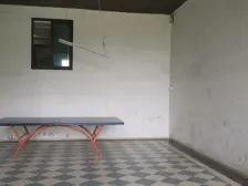 电梯直接入户,装修保持很好,楼层好,看房方便。