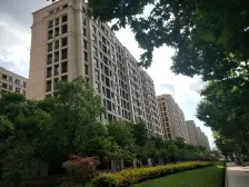 一梯一户 出门是苏州河畔 有车位 位置好