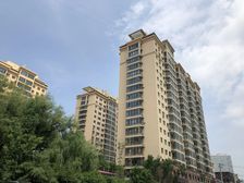 房子在卖,价格可谈,交通方便。