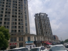 一楼复式,近地铁口,满五年wei一,价格给力