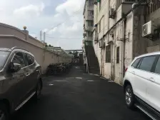 朝南看小区花园,视野开阔无遮挡,滨江大道