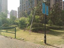 业主诚心出售,设施配套齐全交通便捷