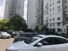 小区楼栋位置好,电梯房中间楼层,房子视野采光好