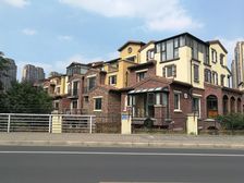 龙湖香醍漫步别墅 位置好 花园大 可停多部车 价格可以大刀