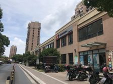 精品1房,电梯带阁楼已打通,采光充足视野宽阔