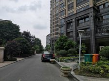 长滩一里,两层使用,江滨下叠,带花园,毛坯