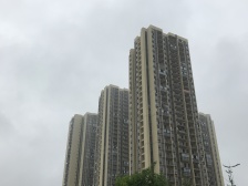 户型方正,朝南!采光视野都很好