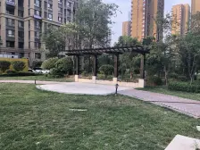 高铁旁绿地小户型落地大飘窗出行便利