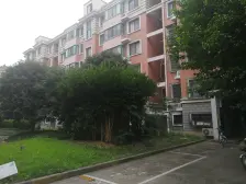 阳光飞机户型,中楼层,采光好,带大落地窗和储物室