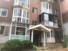 三室两厅两卫不挡光室内保持干净光线充足诚心出售